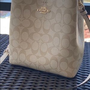 Coach small bucket handbag